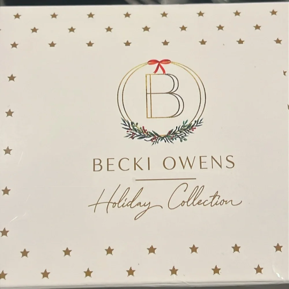 NIB Woven Bells Seagrass 42